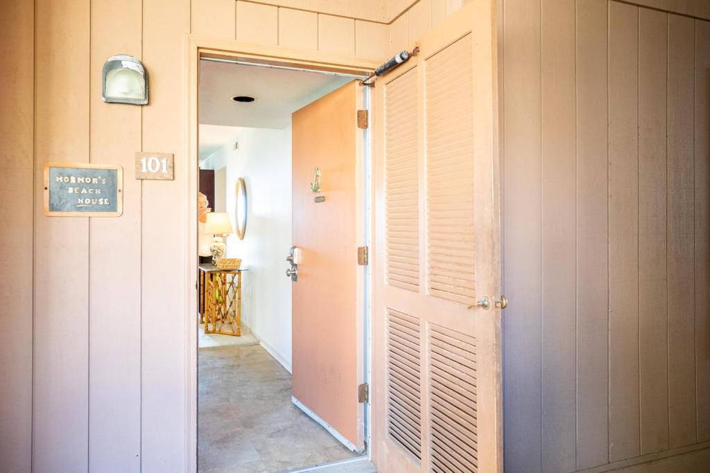 Cabana Section Of Myrtle Beach Awesome Ocean View From The Front,Exercise Trail,Pool,Shower Outside Villa Exterior photo